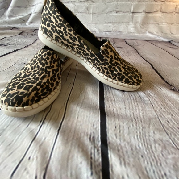 Clarks Leopard Slip on Cloudsteppers - Picture 10 of 13